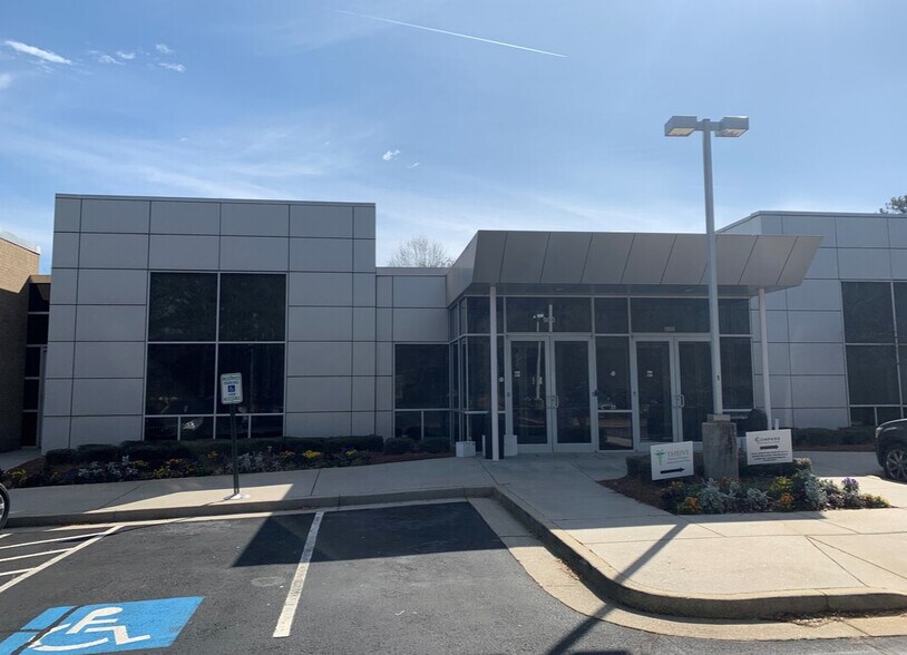 More Photos Of 1720 Phoenix Blvd, College Park Medical For Lease