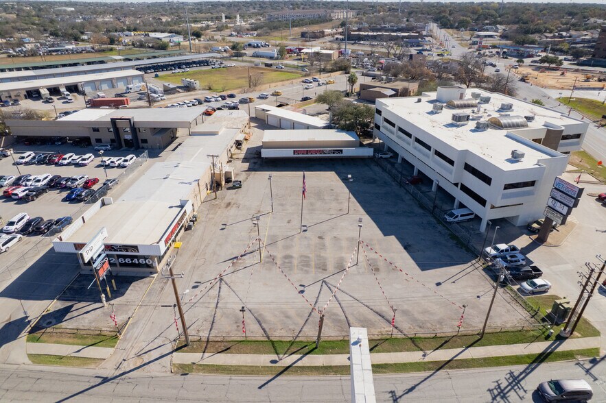 Primary Photo Of 9600 N I-35, San Antonio Showroom For Lease