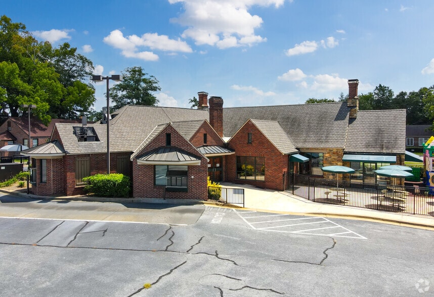 More Photos Of 2033 Wynnton Rd, Columbus Restaurant For Sale