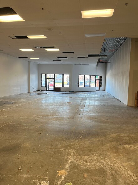 More Photos Of 1314-1360 Boul du Curé-Labelle, Blainville Storefront For Lease