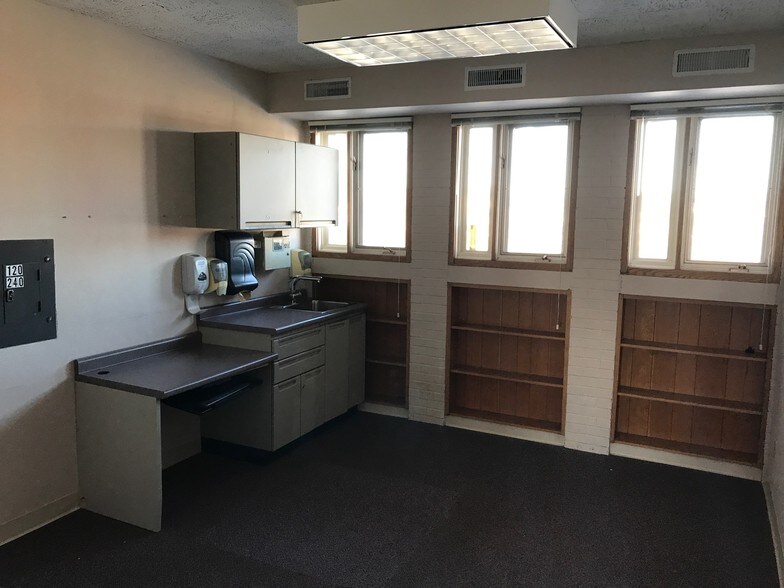 More Photos Of 800 55th St, Kenosha Skilled Nursing Facility For Sale