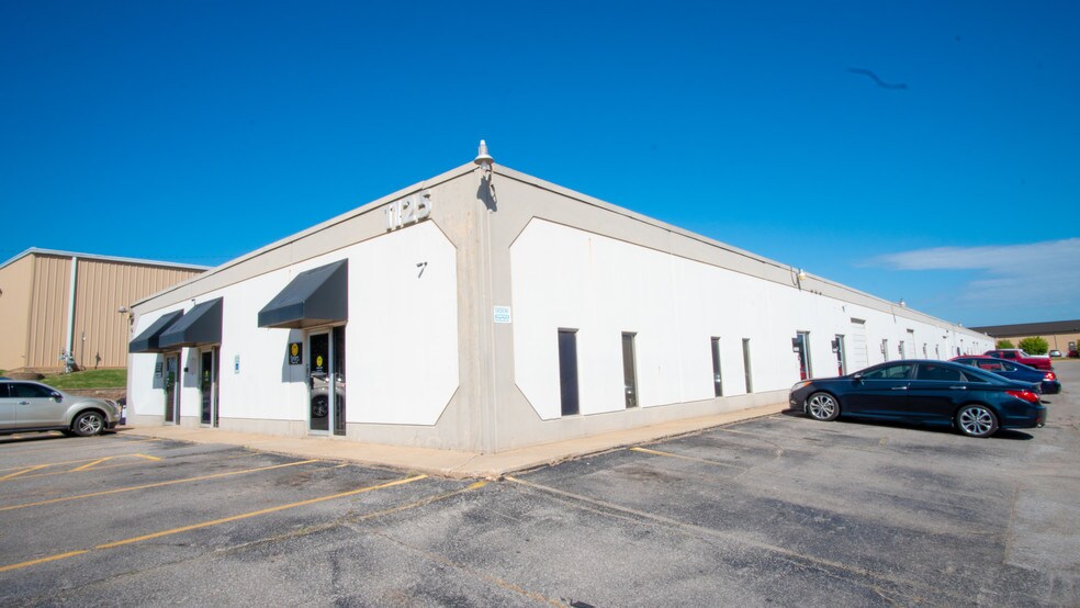 More Photos Of 1141 SE Grand Blvd, Oklahoma City Unknown For Lease