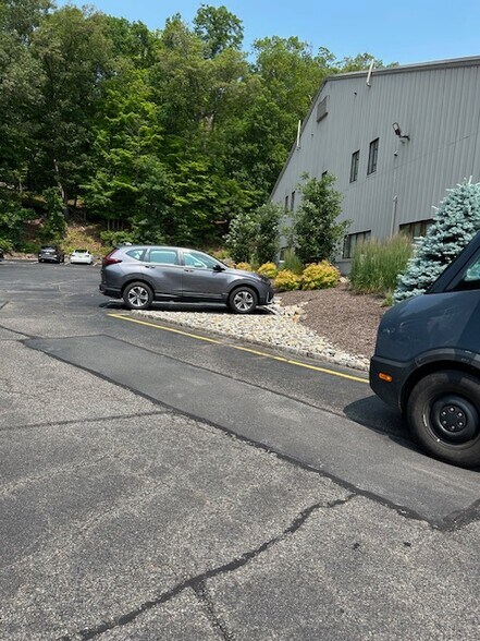 More Photos Of 170 Kinnelon Rd, Kinnelon Office Residential For Sale