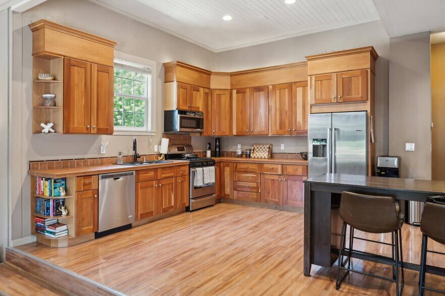 More Photos Of 4473 Railroad Ave, Pleasanton Storefront Retail Residential For Sale