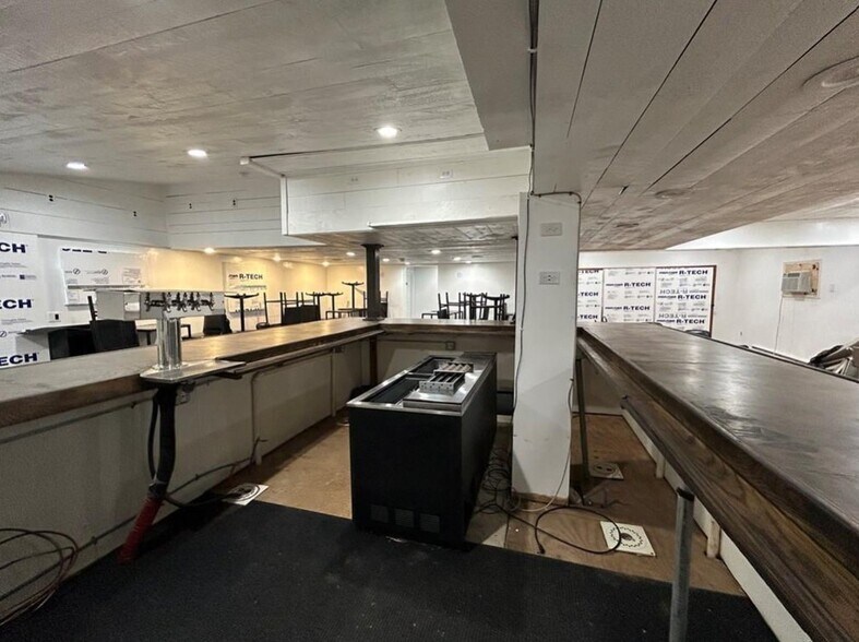 More Photos Of 401 E 4th St, Watkins Glen Restaurant For Sale