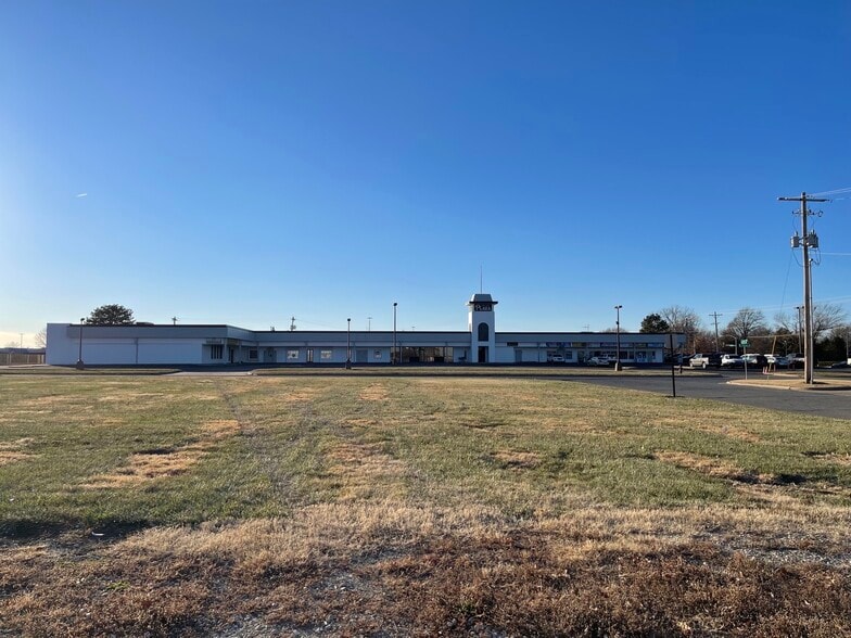 More Photos Of 3701-3723 SW Plaza Dr, Topeka Unknown For Lease