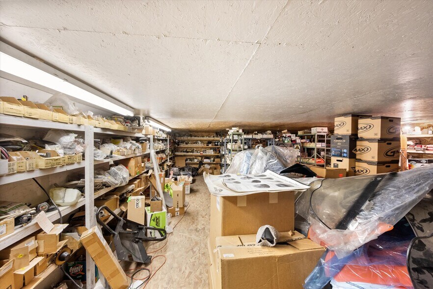 More Photos Of 5 Demick Ln, Salmon Auto Repair For Sale