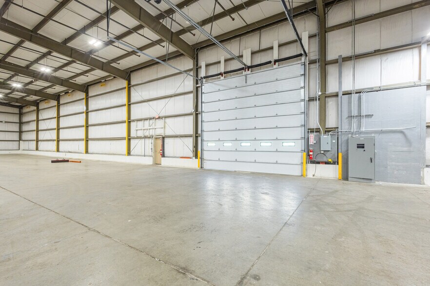 More Photos Of 21 Industrial Rowe, Gardner Warehouse For Lease