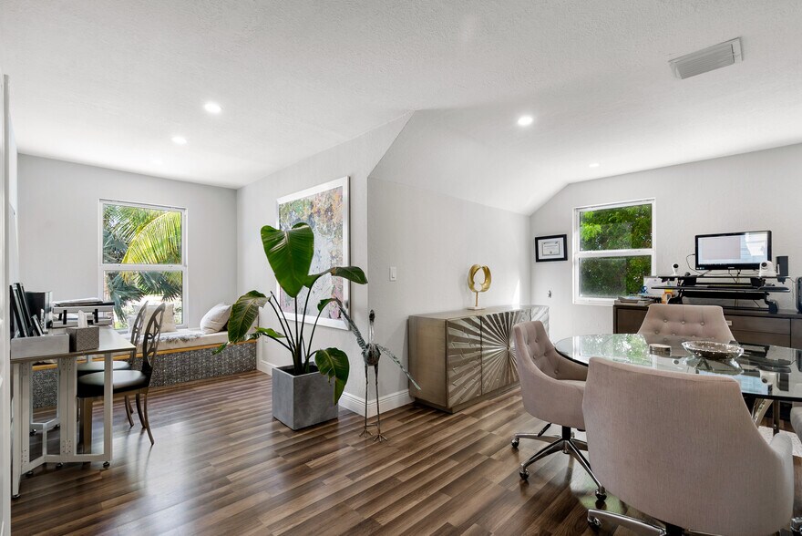 More Photos Of 102920 Overseas Hwy, Key Largo Office Residential For Sale