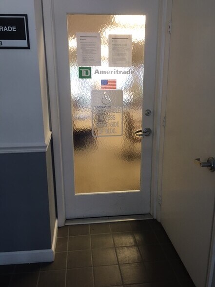 More Photos Of 505 Beachland Blvd, Vero Beach Office For Lease