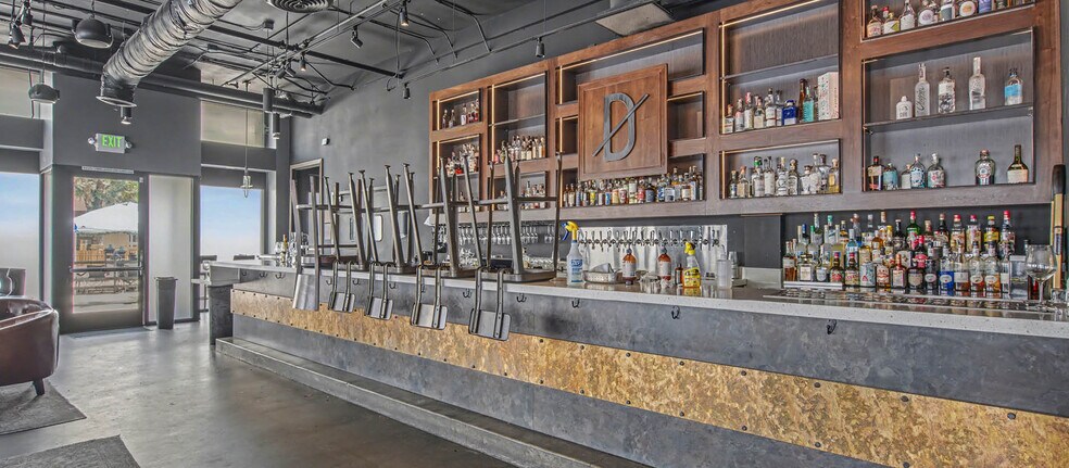 More Photos Of 220 E 4th St, Santa Ana General Retail For Lease