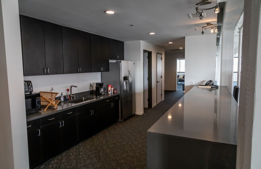 More Photos Of 800 Sampson St, Houston Loft Creative Space For Lease