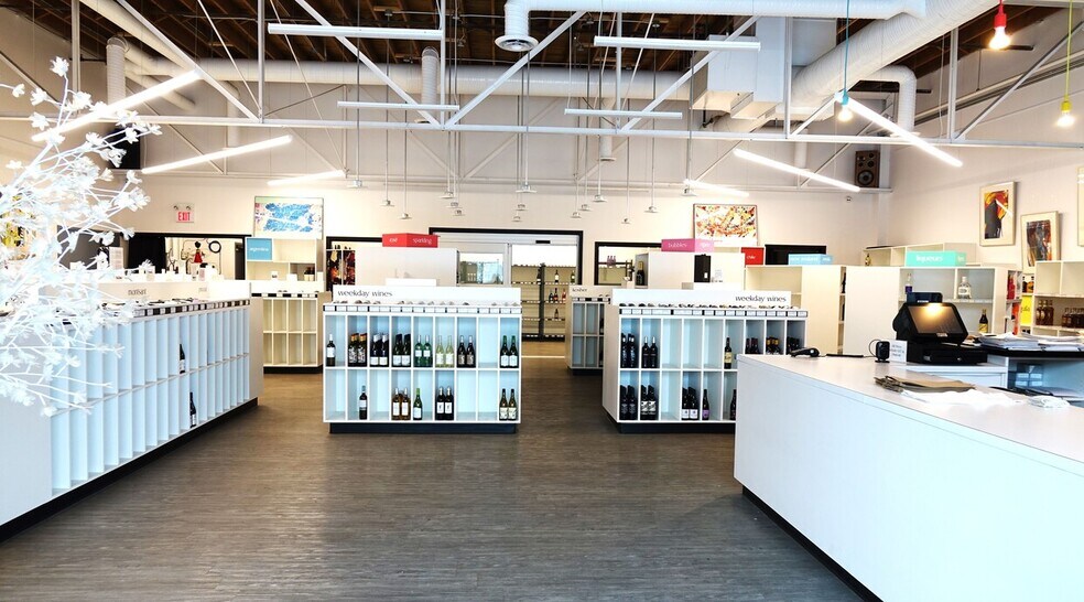 More Photos Of 10939 120th St NW, Edmonton General Retail For Lease