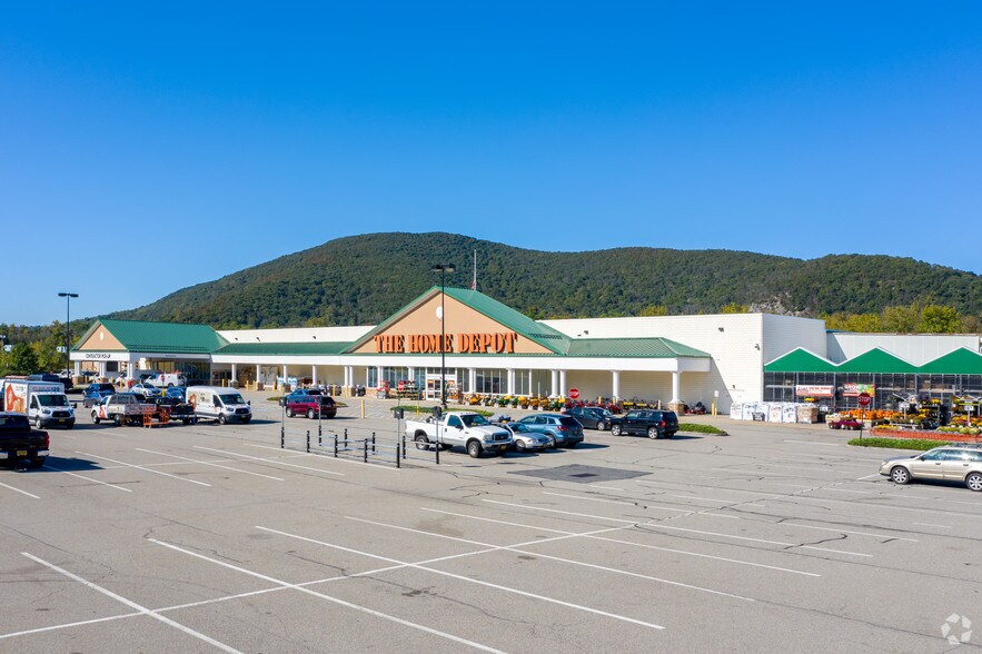 More Photos Of 450 Route 9, Fishkill Unknown For Lease