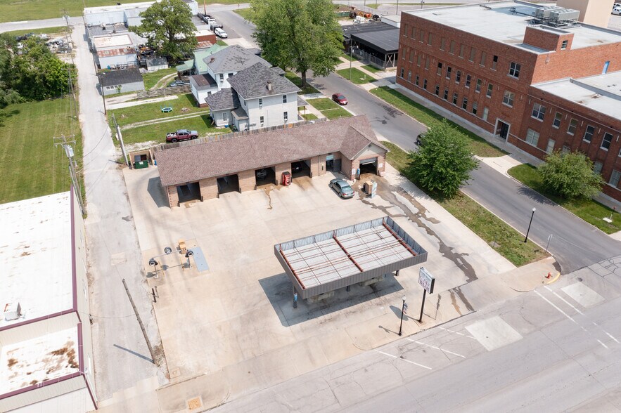 More Photos Of 301 W Coates St, Moberly Specialty For Sale