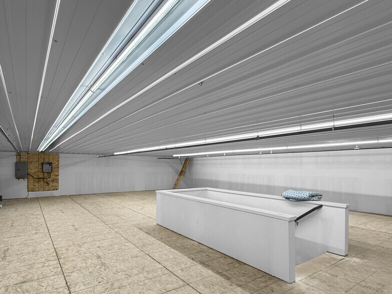 More Photos Of 1911 NE 58th Ave, Des Moines Industrial For Sale