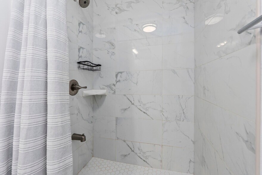 More Photos Of 1113 Villa Ln, Honolulu Flex For Sale