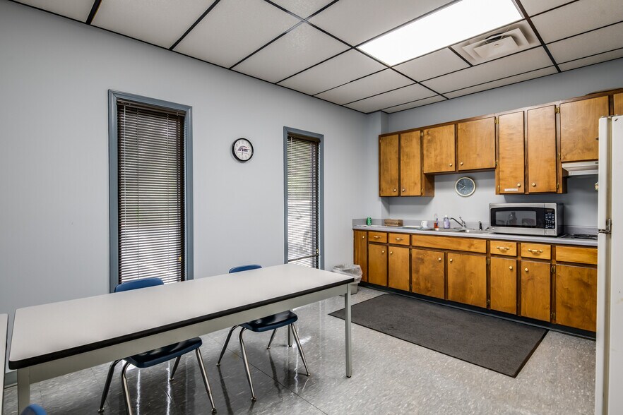 More Photos Of 2021 Boll Weevil Cir, Enterprise Office For Lease