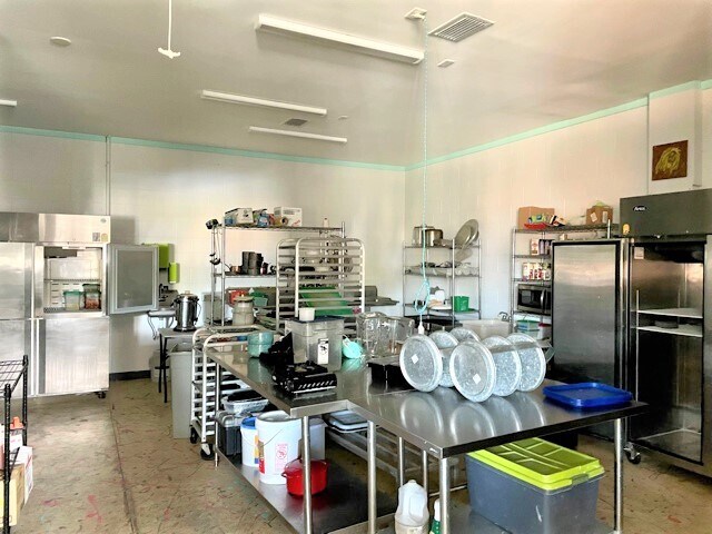 More Photos Of 1421 S 10th St, Fernandina Beach Freestanding For Sale