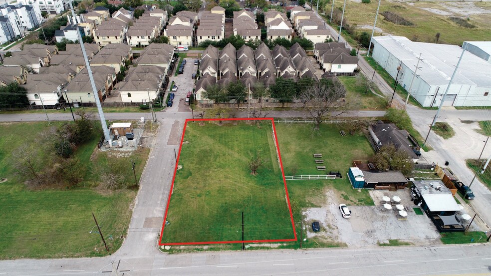 More Photos Of 216 Clinton Dr, Houston Land For Sale