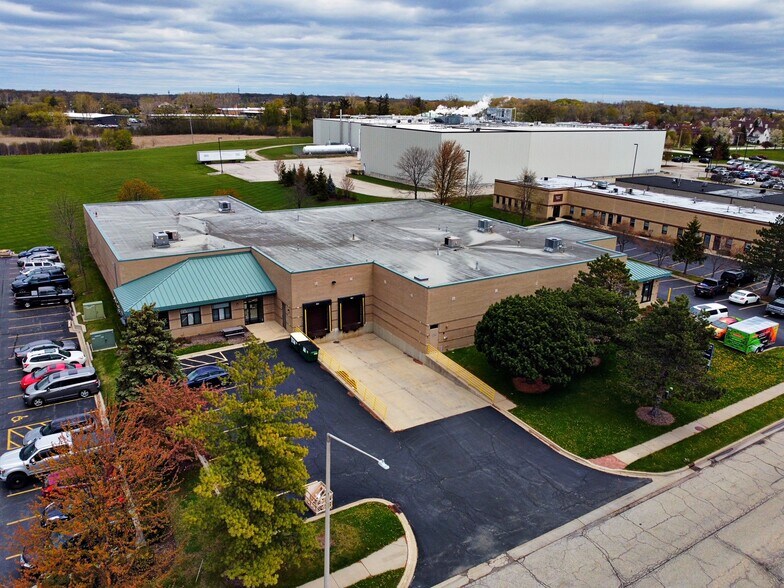 More Photos Of 461 Park Ave, Lake Villa Warehouse For Lease