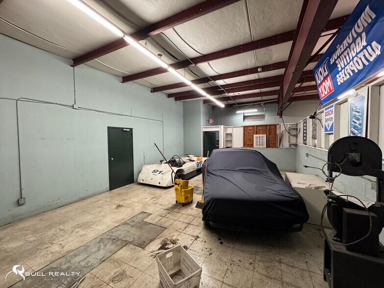 More Photos Of 6483 Peachtree Industrial Blvd, Atlanta General Retail For Sale