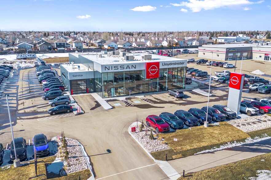 More Photos Of 2202 50 Av, Lloydminster Auto Dealership For Sale