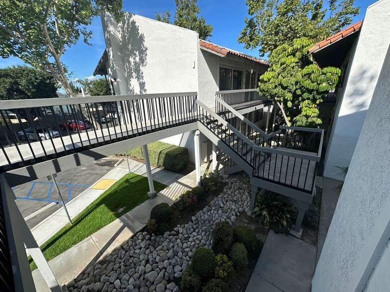 More Photos Of 1820 W Orangewood Ave, Orange Office For Lease