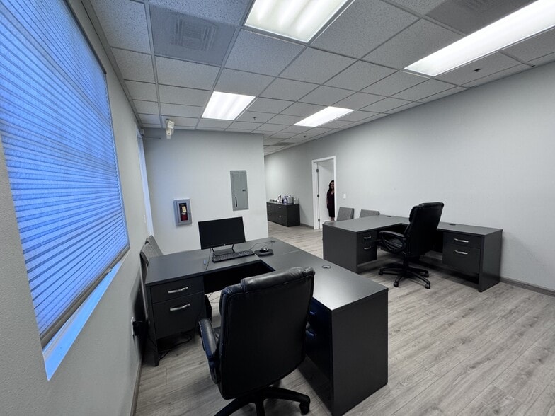 More Photos Of 3223 E Warm Springs Rd, Las Vegas Office For Lease