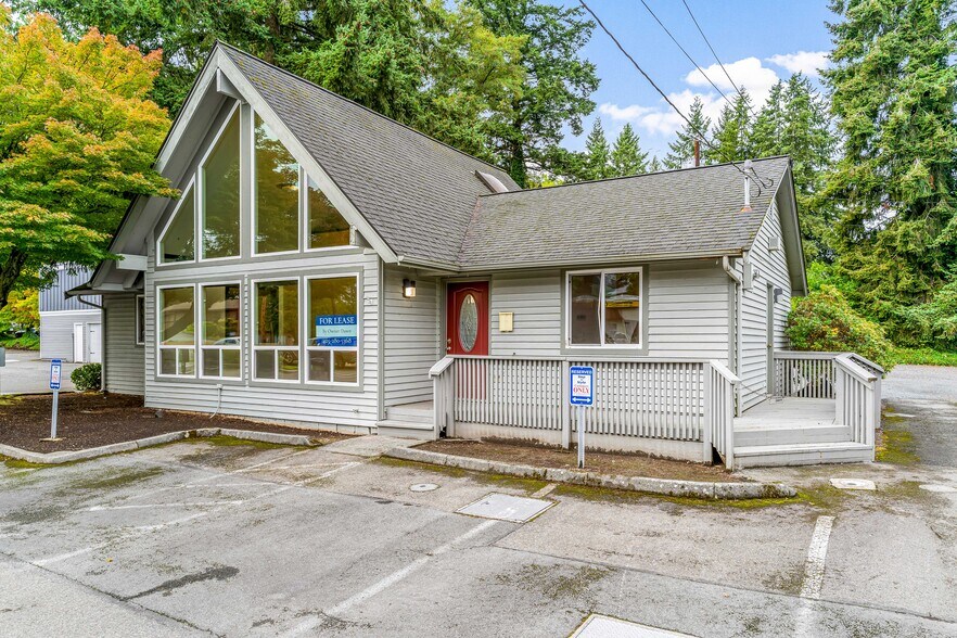 More Photos Of 712 Avenue D, Snohomish Storefront Retail Office For Sale