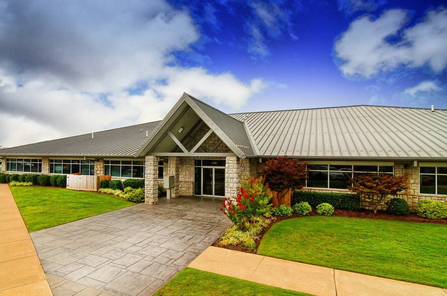 More Photos Of 2501 Technology Dr, Bentonville Unknown For Lease