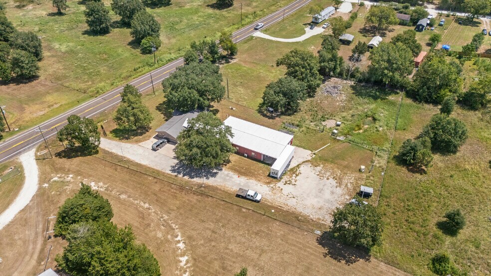 More Photos Of 9772 FM 1696 Rd, Bedias Storefront For Sale