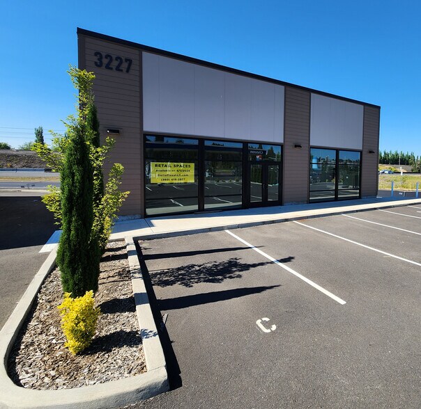 More Photos Of 3227-3231 Columbia House Blvd, Vancouver Unknown For Lease