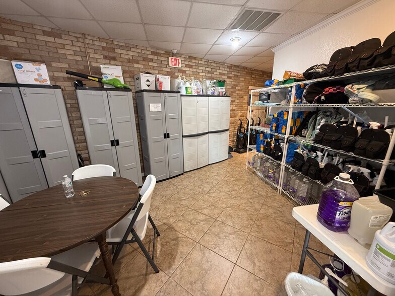 More Photos Of 1816 E Southeast Loop 323, Tyler General Retail For Sale