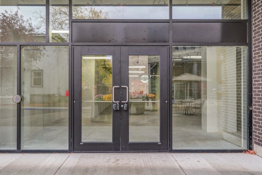 More Photos Of 399 Winston Av, Ottawa Apartments For Lease