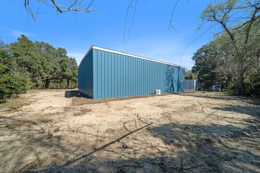 More Photos Of 4820 NE 35th St, Silver Springs Auto Dealership For Sale