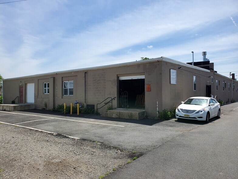 Primary Photo Of 711 Broadway, Westwood Warehouse For Lease