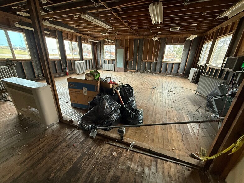 More Photos Of 8665 Station St, Mentor Warehouse For Sale