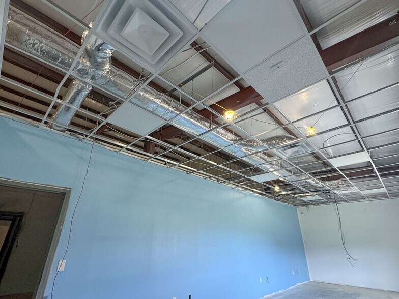 More Photos Of 369 Enterprise Dr, Batesville Industrial For Sale