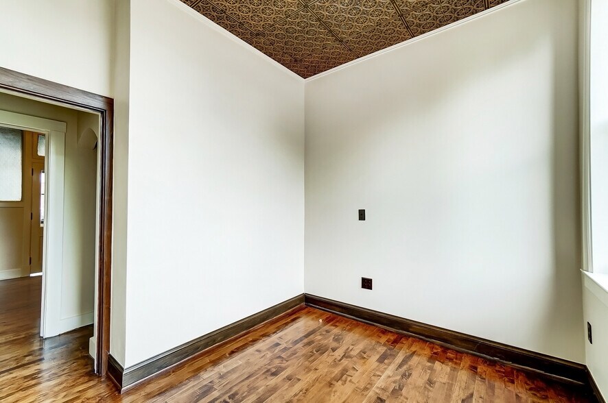 More Photos Of 9-11 N 3rd St, Newark Office For Lease