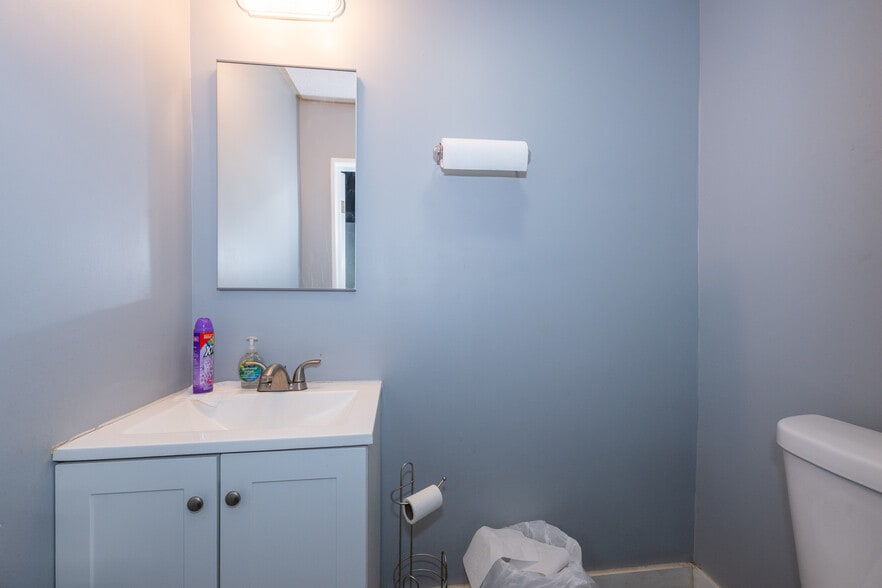 More Photos Of 4112-4114 Kennedy Blvd, Union City Auto Dealership For Sale