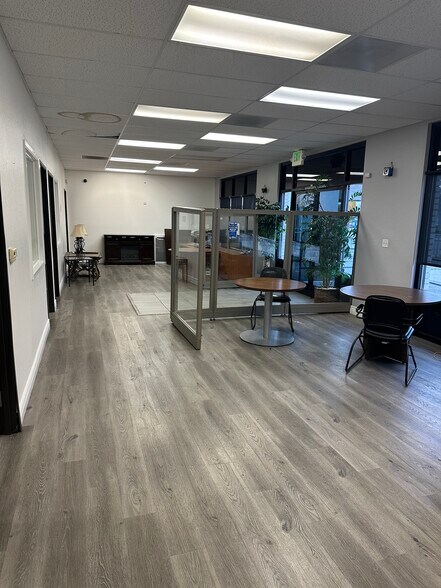 More Photos Of 1520 N Texas St, Fairfield Auto Dealership For Lease