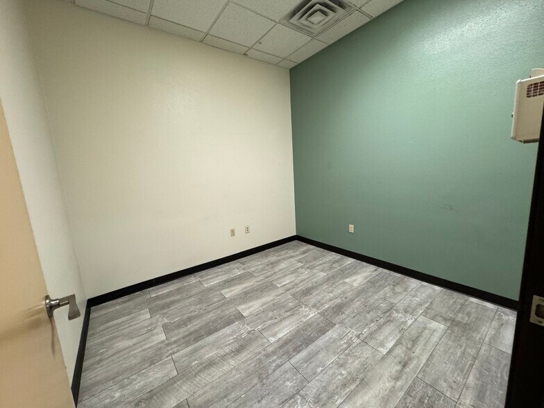 More Photos Of 1040 S Rainbow Blvd, Las Vegas Freestanding For Lease