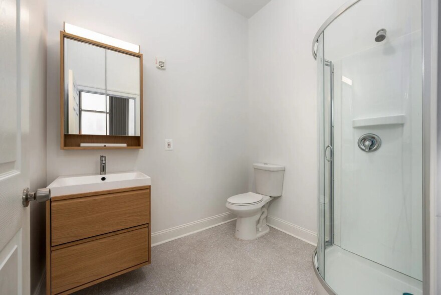 More Photos Of 210 E Redwood St, Baltimore Apartments For Lease