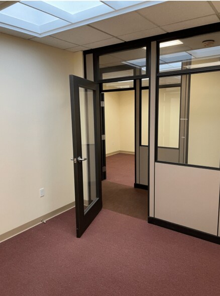 More Photos Of 69 Westchester Ave, Pound Ridge Storefront Retail Office For Lease