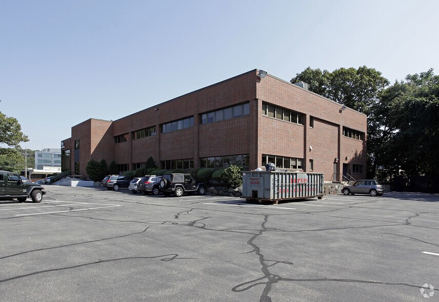 More Photos Of 300 Bear Hill Rd, Waltham Office For Lease
