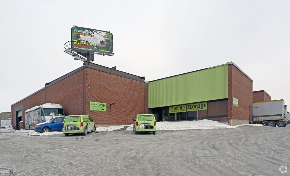 More Photos Of 114 Norfinch Dr, Toronto Manufacturing For Lease