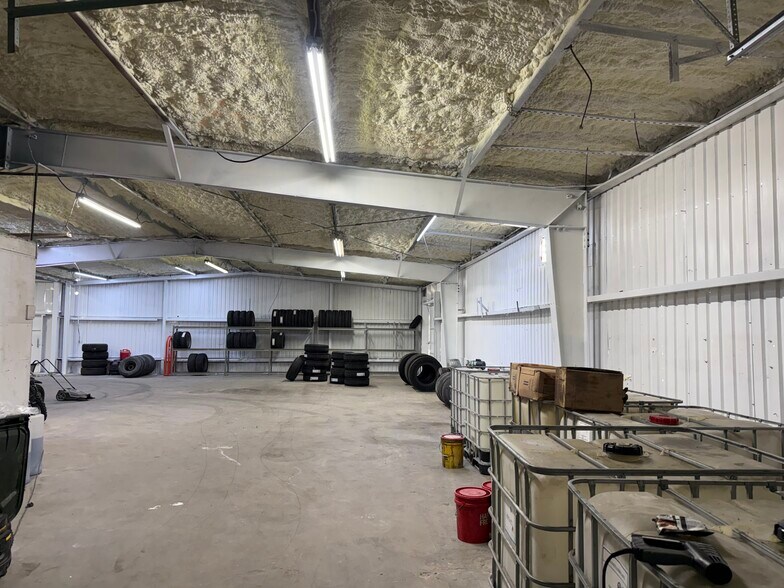 More Photos Of 14006 Duncum St, Houston Warehouse For Sale