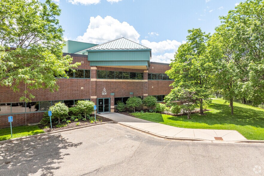 More Photos Of 3535 Vadnais Center Dr, Vadnais Heights Medical For Lease