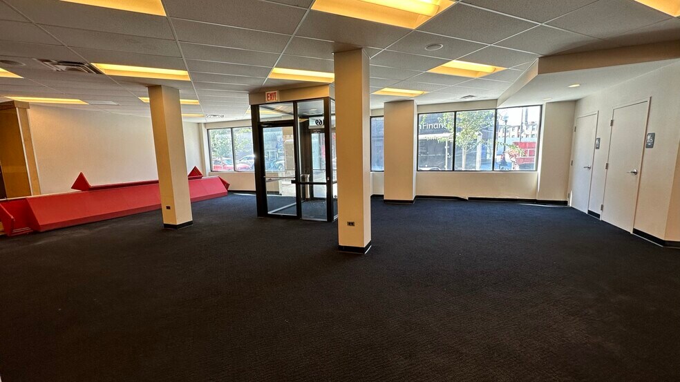 More Photos Of 1547-1549 W Belmont Ave, Chicago Unknown For Lease